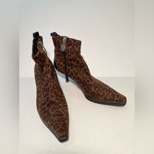 Donald J. Pliner GUC Size 6.5 Leopard Print Lola Booties